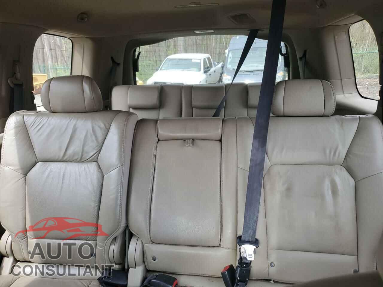 HONDA PILOT 2011 - 5FNYF4H58BB044776