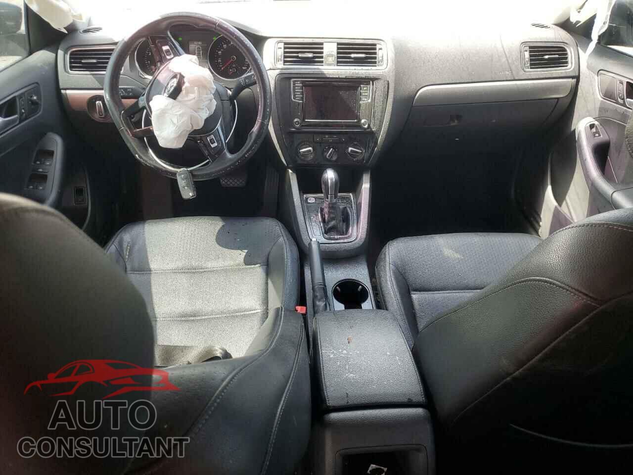 VOLKSWAGEN JETTA 2018 - 3VWDB7AJ2JM260228