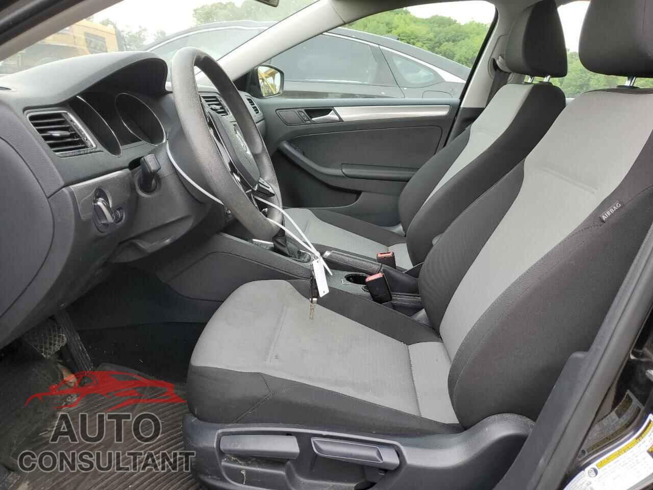 VOLKSWAGEN JETTA 2017 - 3VW2B7AJ8HM359914