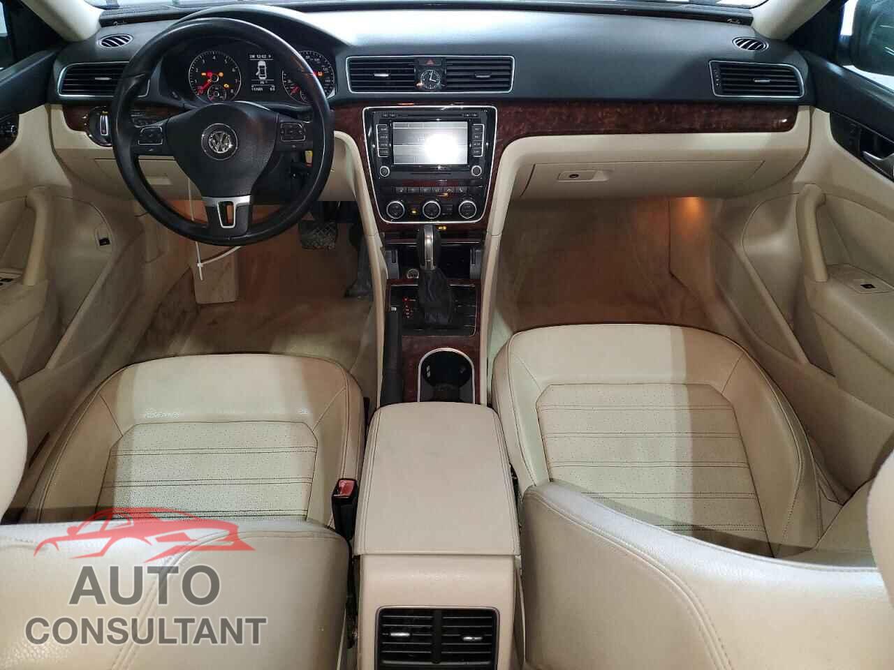 VOLKSWAGEN PASSAT 2013 - 1VWCH7A36DC086715