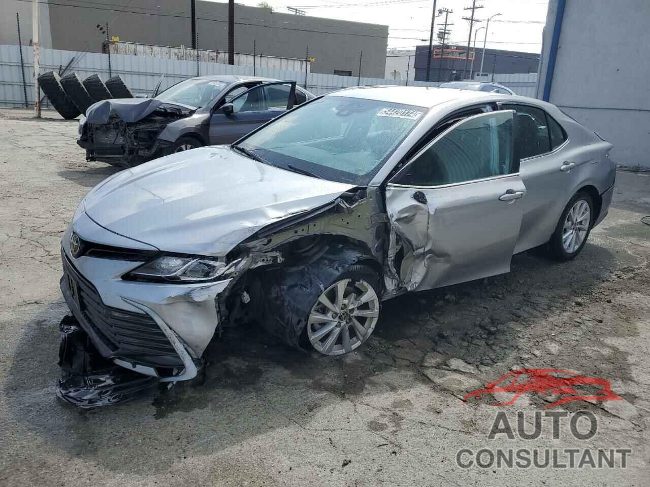 TOYOTA CAMRY 2022 - 4T1C11AKXNU618132