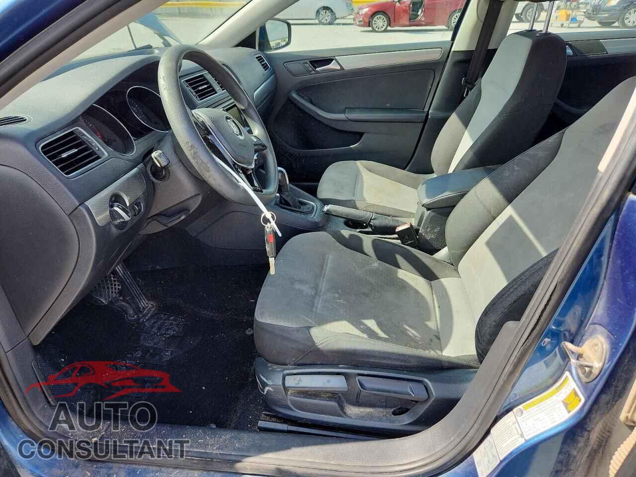 VOLKSWAGEN JETTA 2017 - 3VW2B7AJ9HM303948