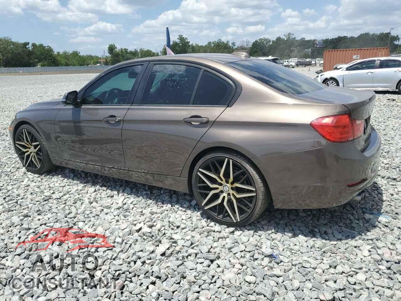 BMW 3 SERIES 2013 - WBA3C1G57DNR49322
