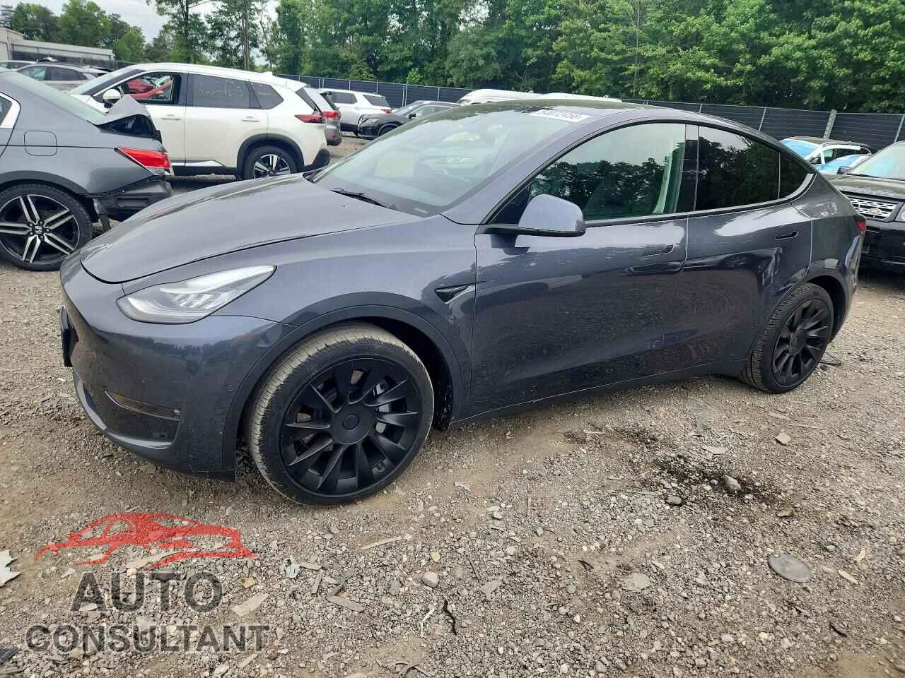 TESLA MODEL Y 2021 - 5YJYGDEE0MF196409