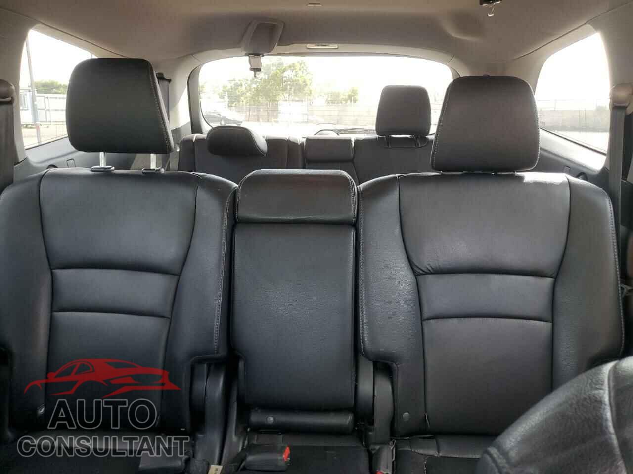HONDA PILOT 2017 - 5FNYF5H74HB001326