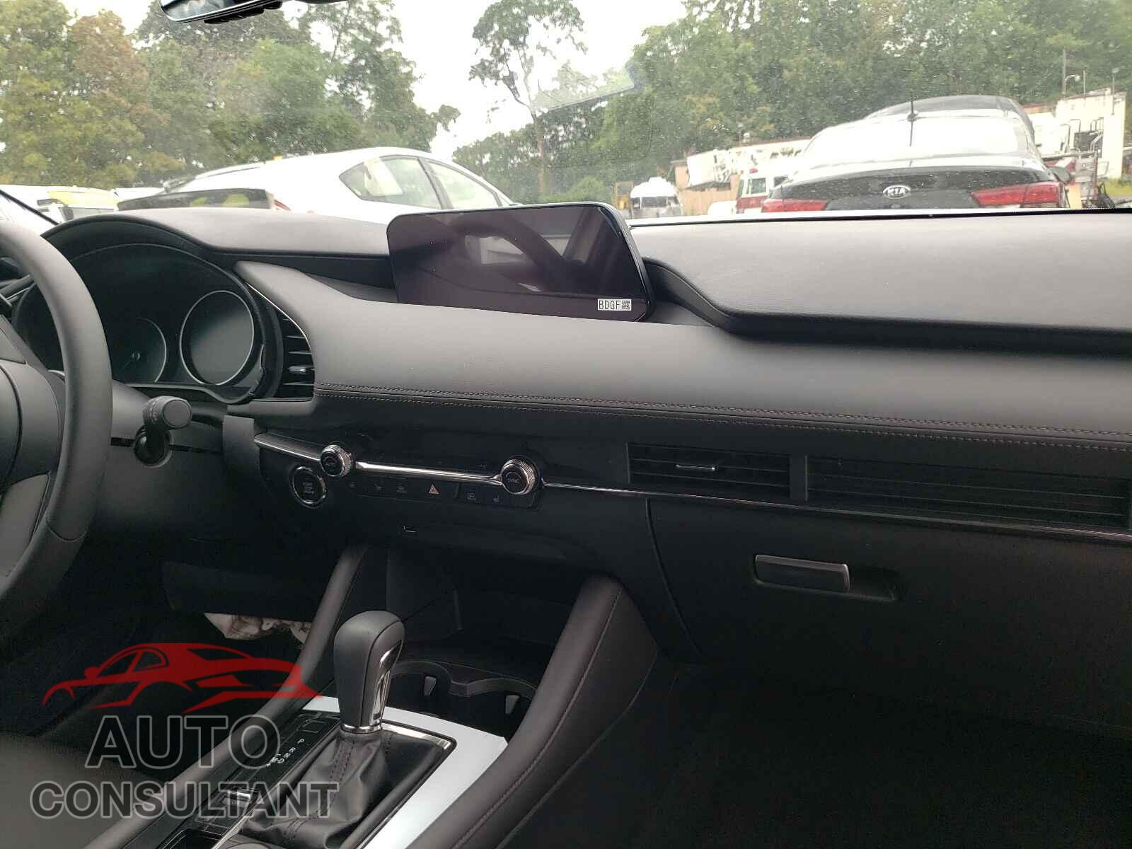 MAZDA 3 2021 - JM1BPBNY0M1311572