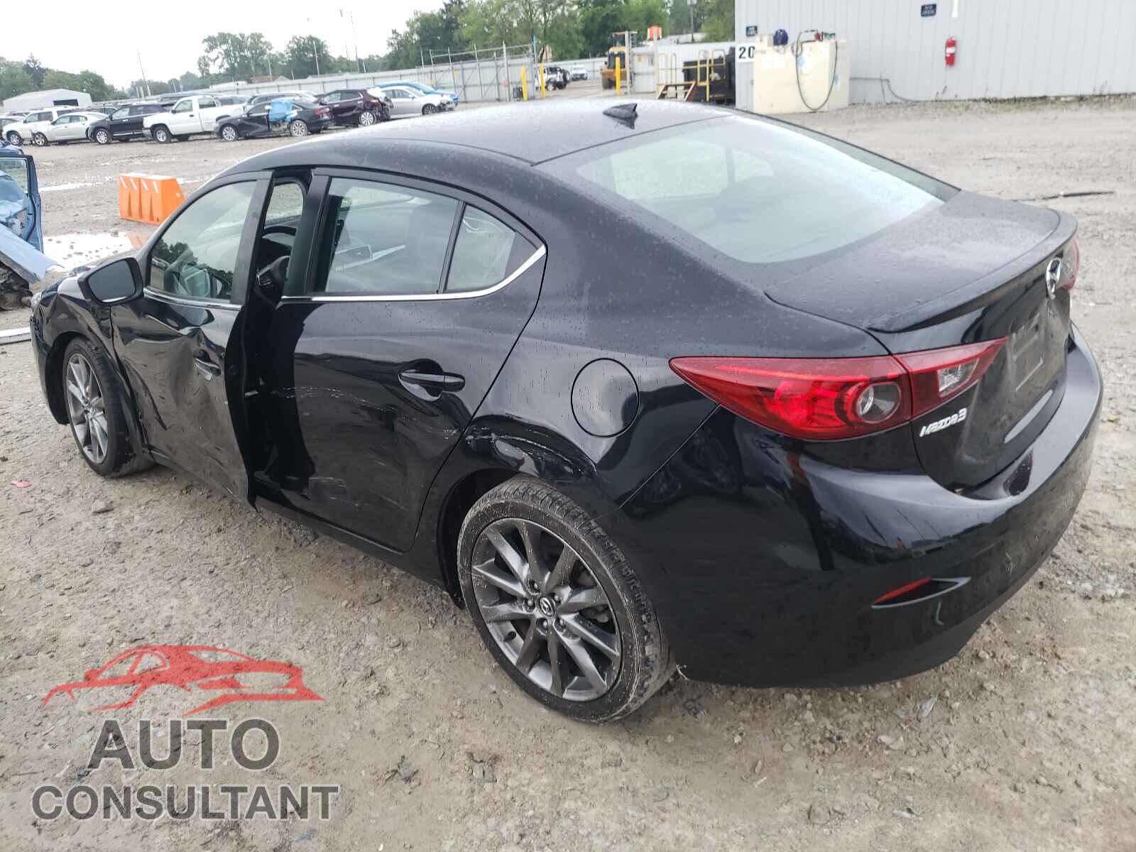MAZDA 3 2018 - 3MZBN1V33JM264568
