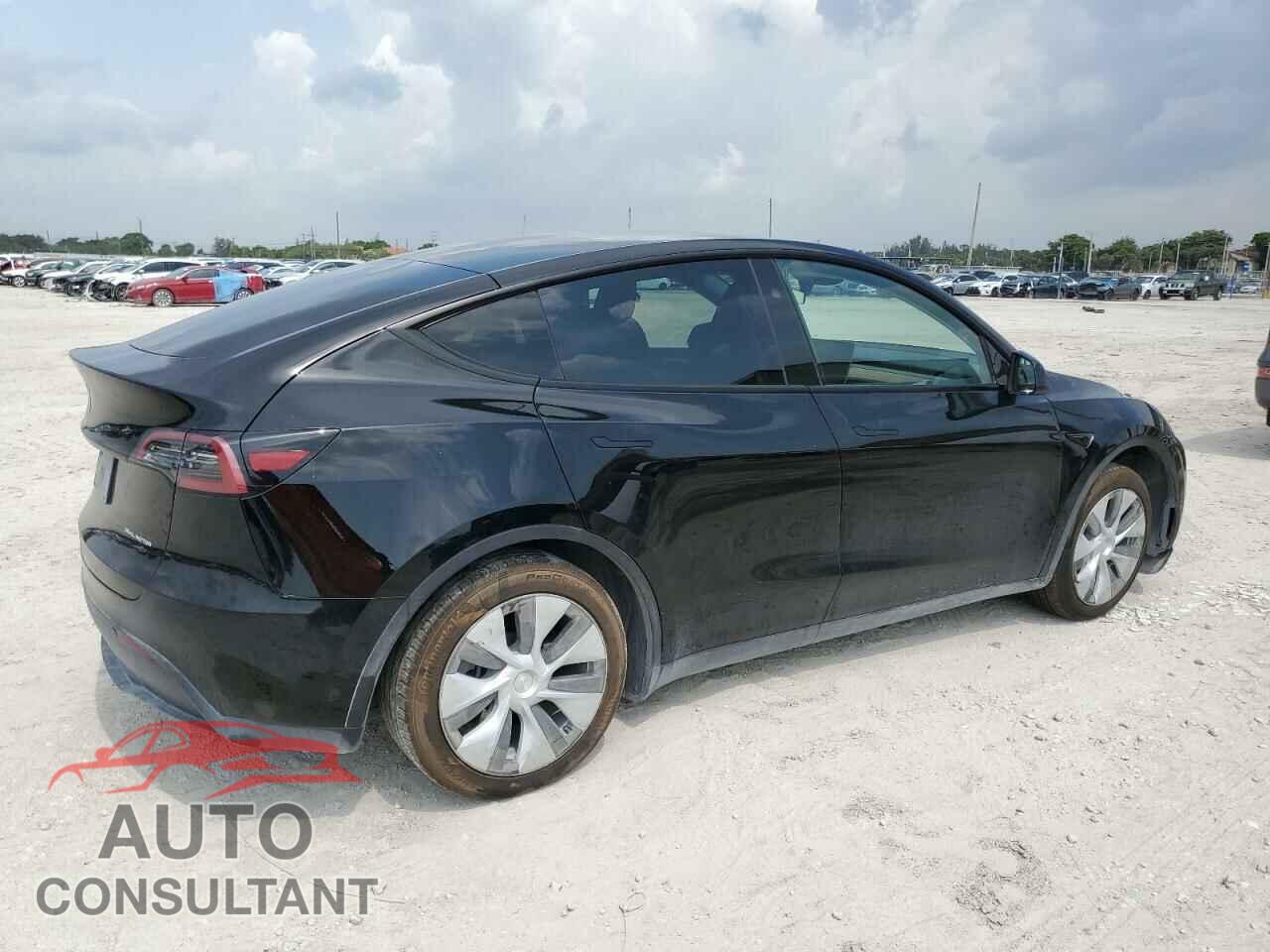 TESLA MODEL Y 2023 - 7SAYGAEE4PF907745