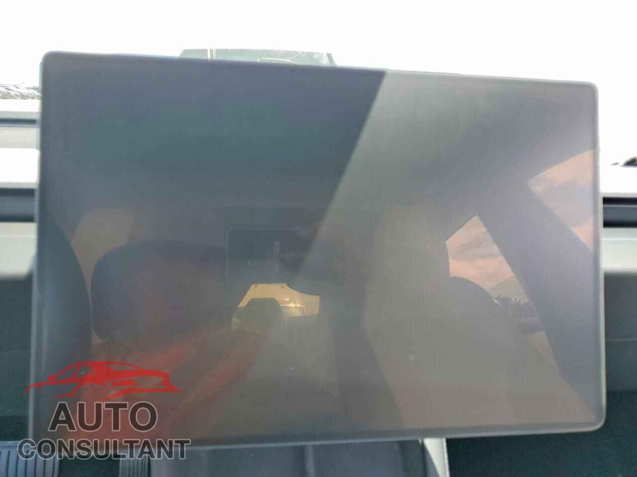 TESLA MODEL 3 2026 - 5YJ3E1EA5TF176179