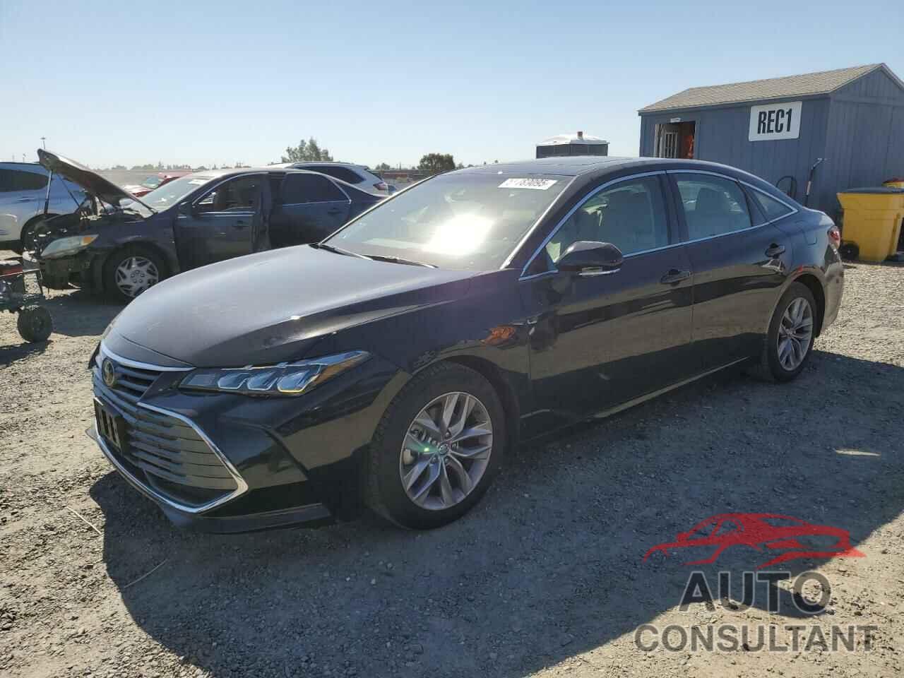 TOYOTA AVALON 2019 - 4T1BZ1FB8KU014555