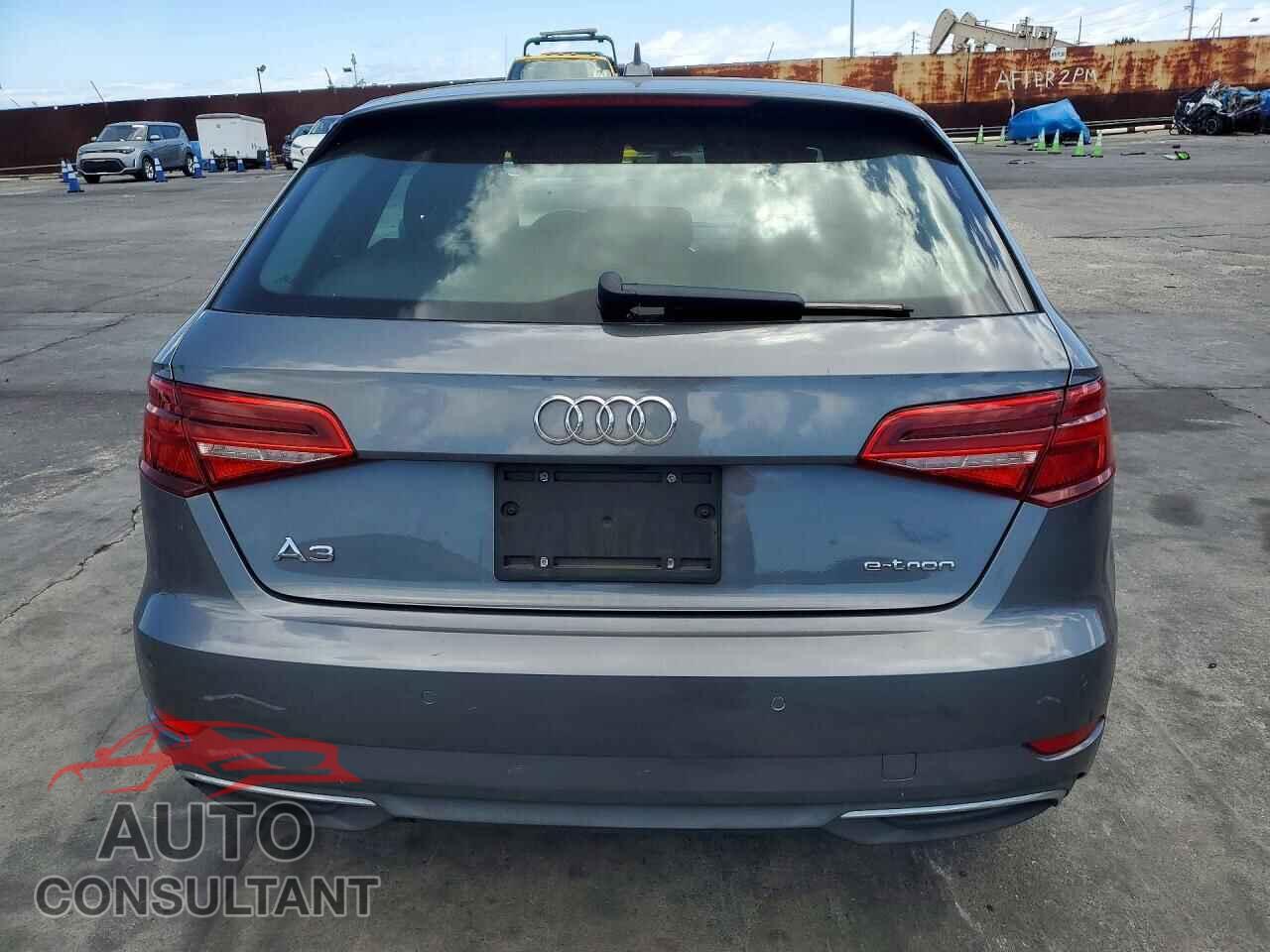 AUDI A3 2017 - WAUTPBFF9HA059180