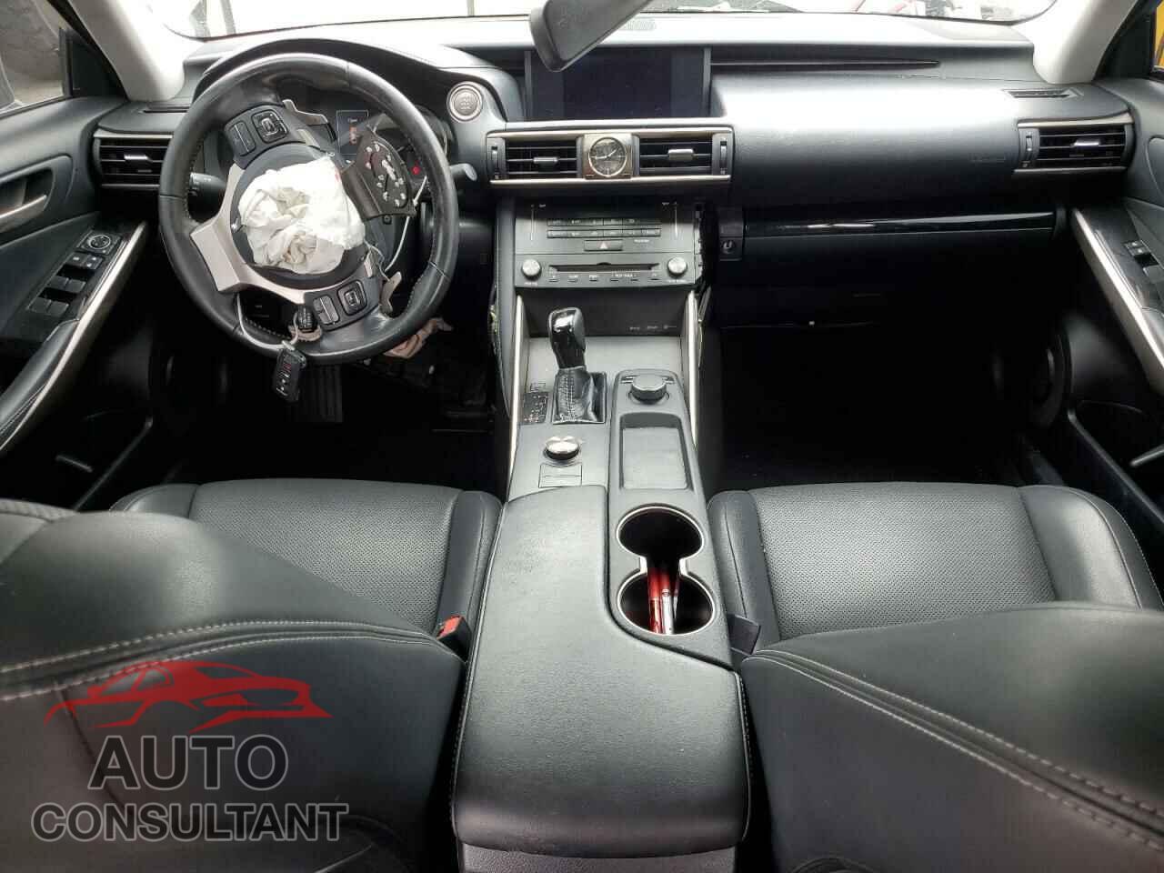 LEXUS IS 2017 - JTHBA1D29H5057673