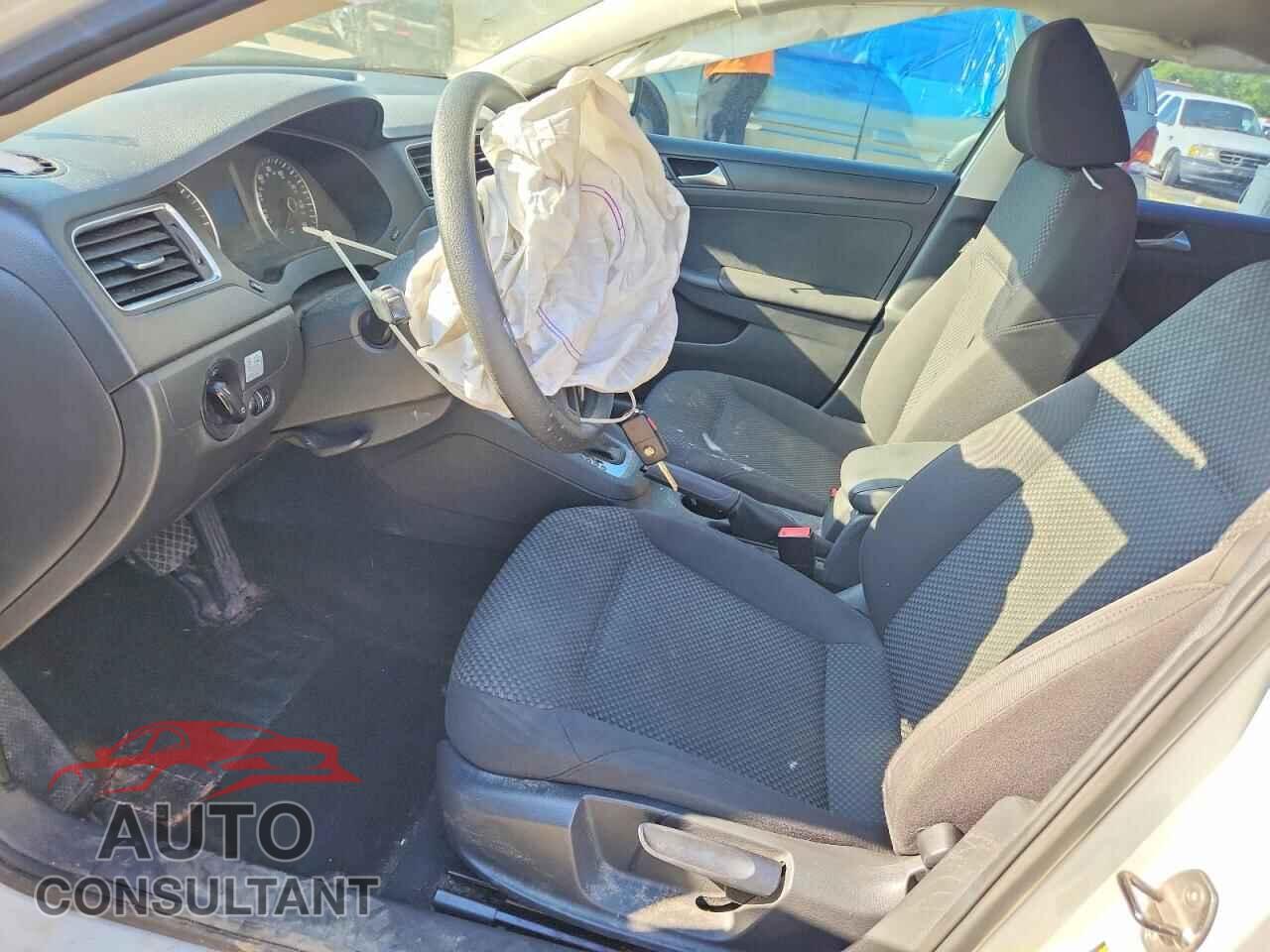 VOLKSWAGEN JETTA 2014 - 3VWLL7AJ5EM286045