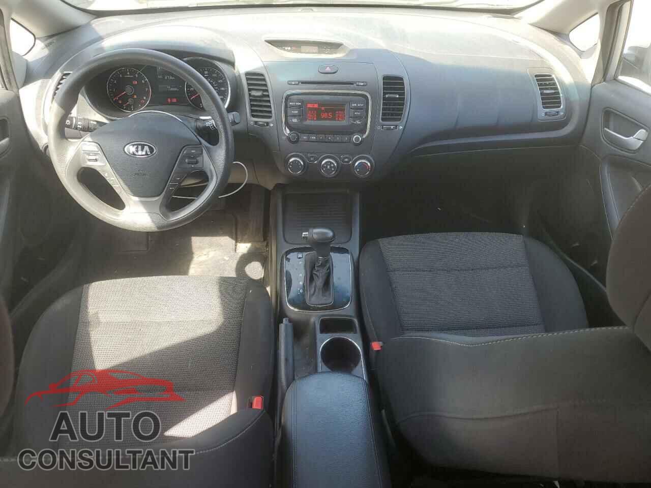 KIA FORTE 2018 - KNAFK5A80J5773056