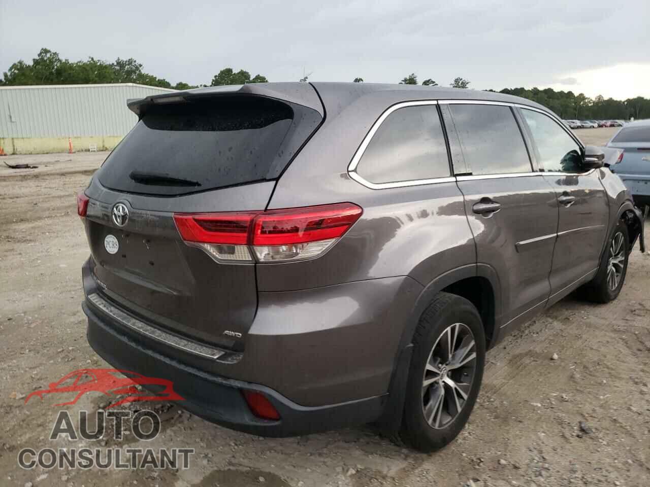 TOYOTA HIGHLANDER 2018 - 5TDBZRFH3JS843401