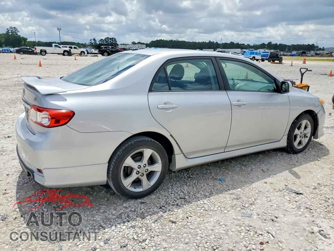 TOYOTA COROLLA 2011 - 2T1BU4EE2BC545618