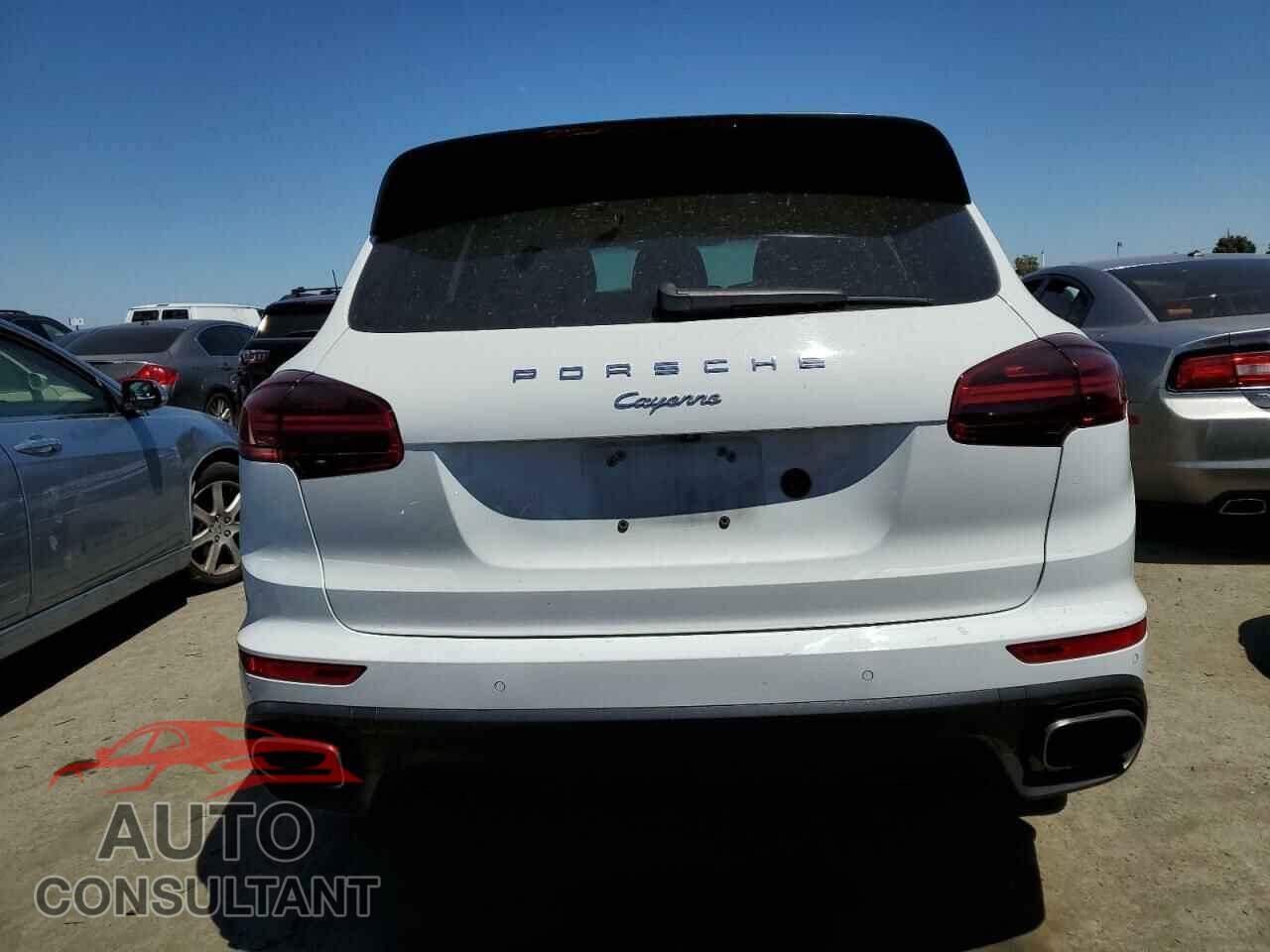PORSCHE CAYENNE 2017 - WP1AA2A26HKA85471