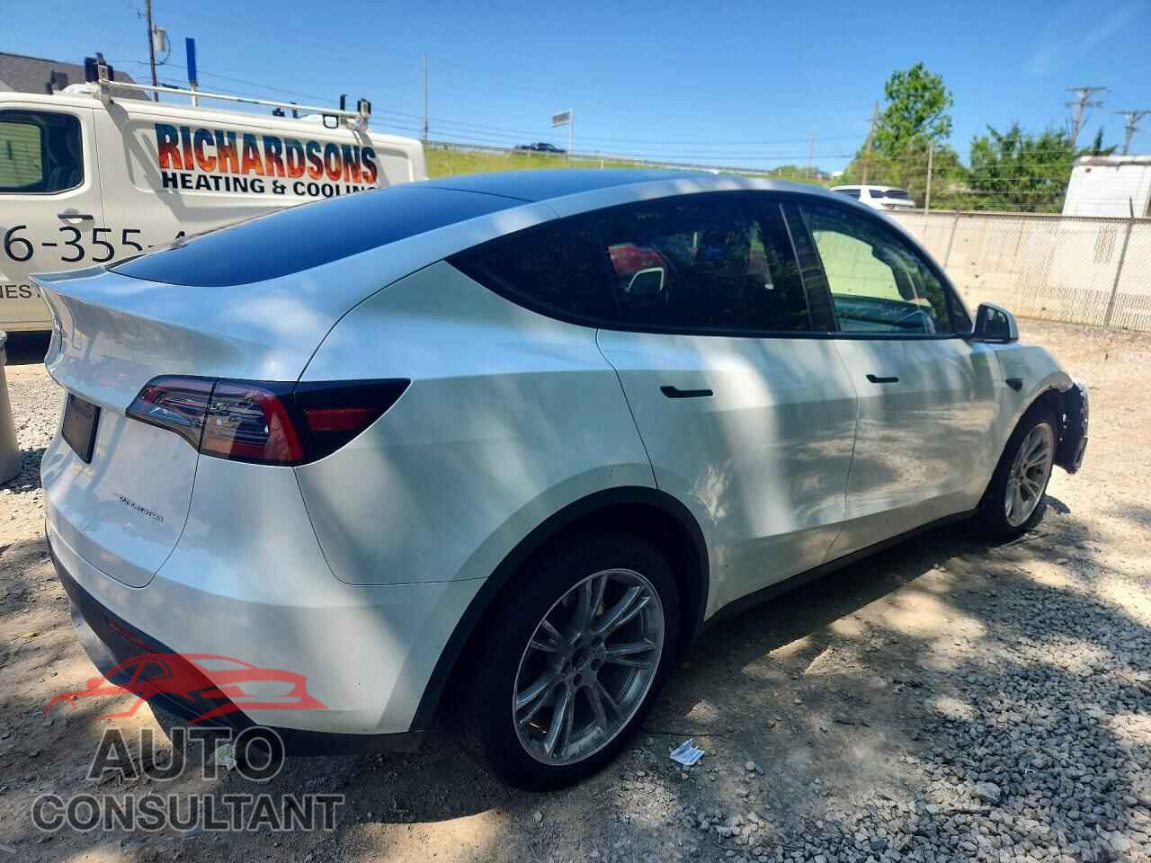 TESLA MODEL Y 2024 - 7SAYGDEEXRA274556
