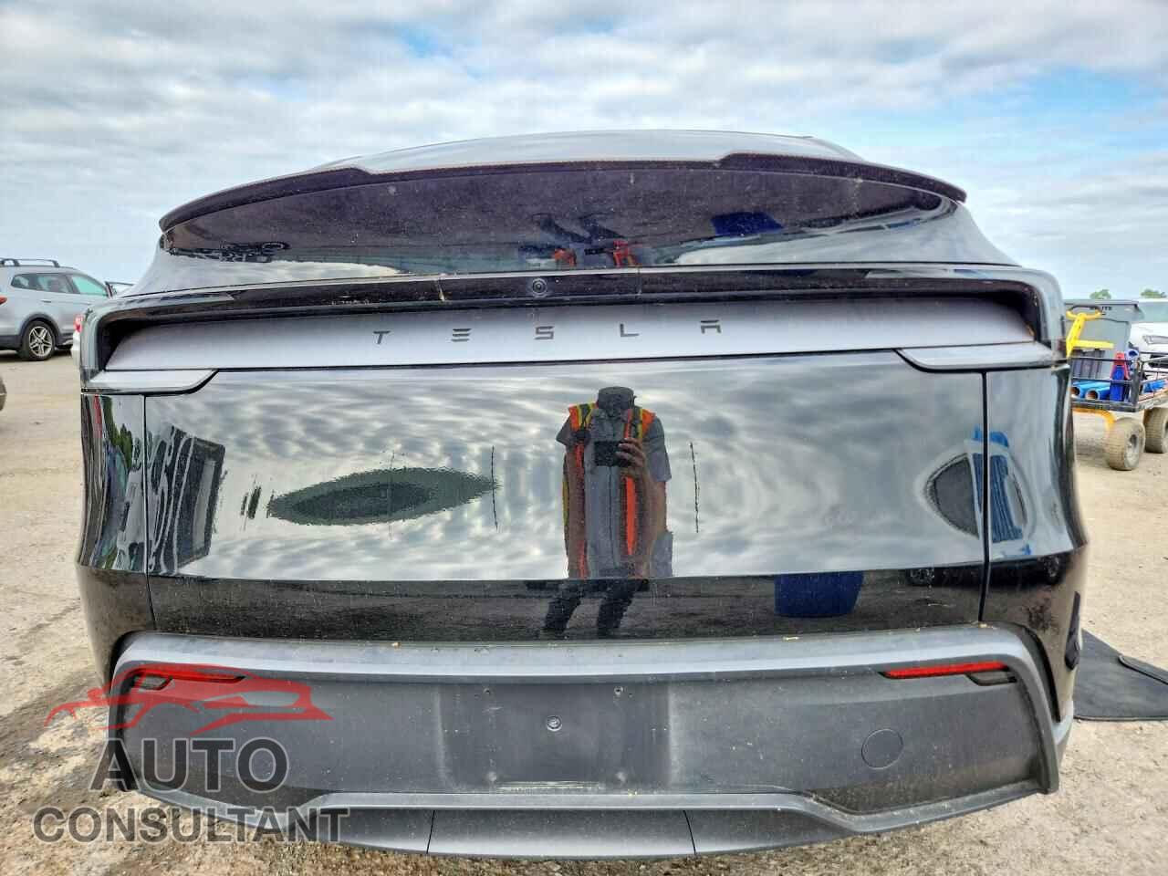 TESLA MODEL Y 2026 - 7SAYGDEEXTA477602