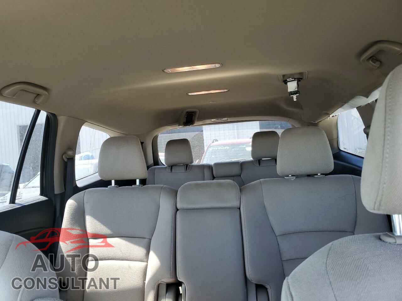 HONDA PILOT 2017 - 5FNYF6H37HB067985