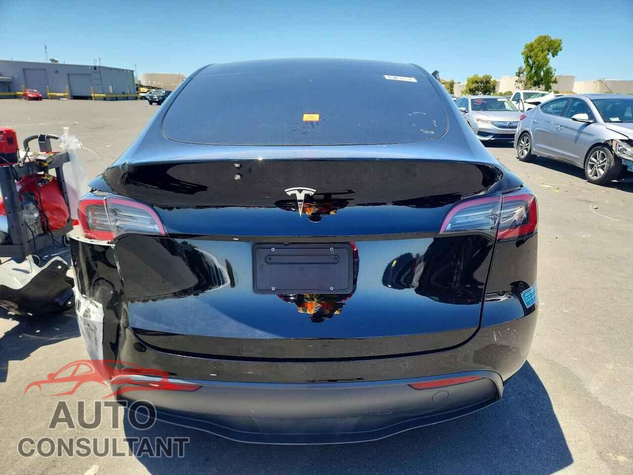 TESLA MODEL Y 2024 - 7SAYGDED4RF202522