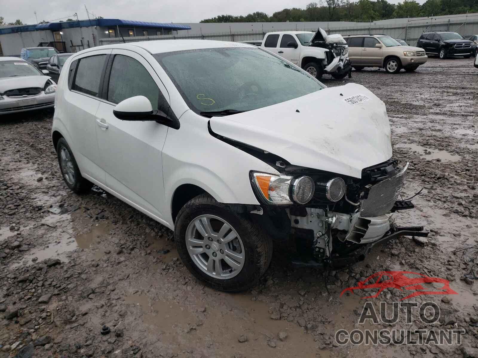 CHEVROLET SONIC 2016 - 1G1JC6SH2G4122792
