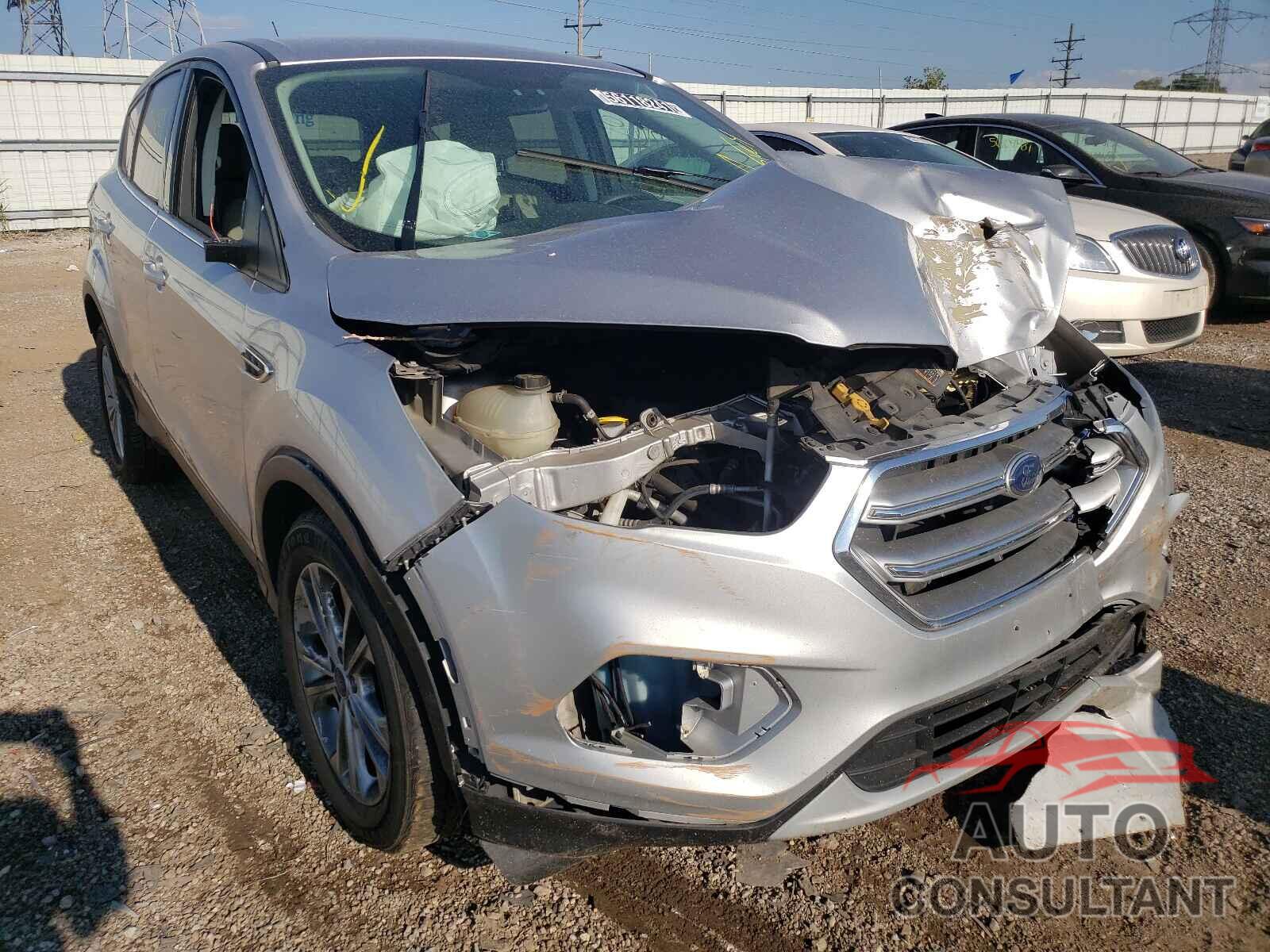 FORD ESCAPE 2017 - 1FMCU0GD5HUC39165