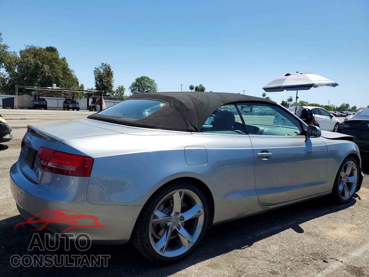 AUDI A5 2011 - WAUJFAFH3BN008411