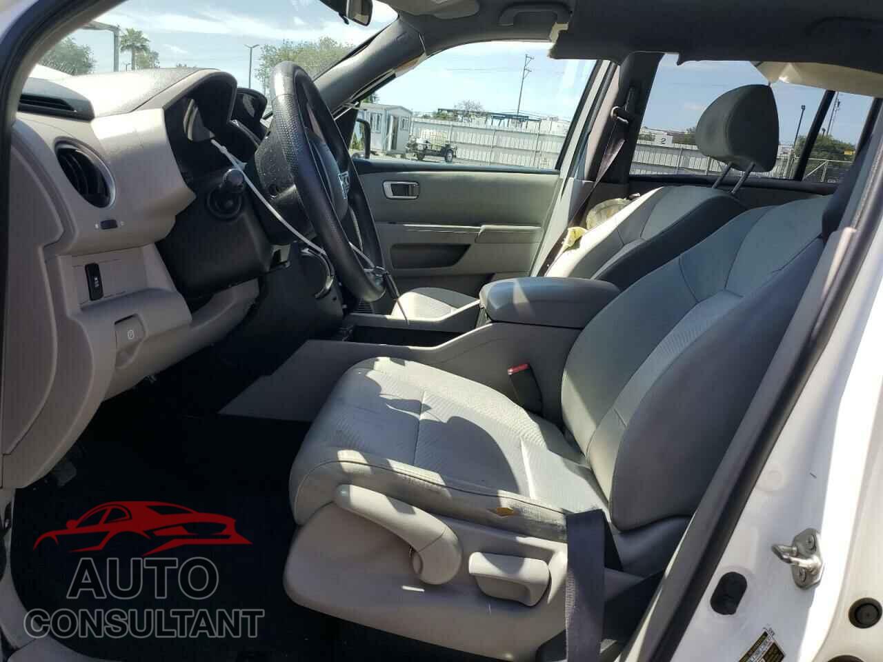 HONDA PILOT 2015 - 5FNYF3H25FB029870