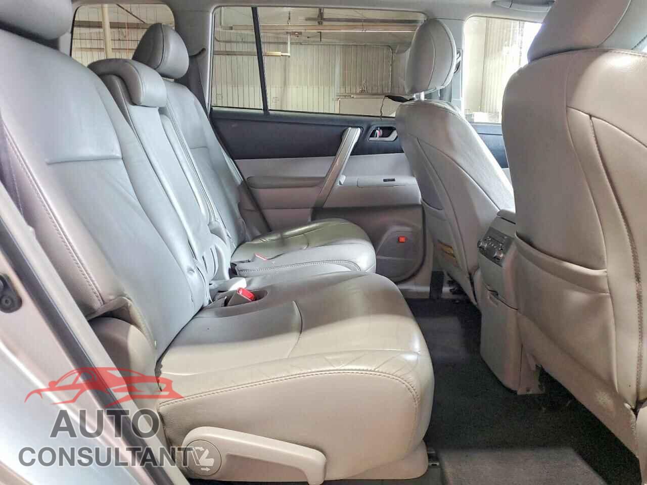 TOYOTA HIGHLANDER 2011 - 5TDBK3EH1BS068732