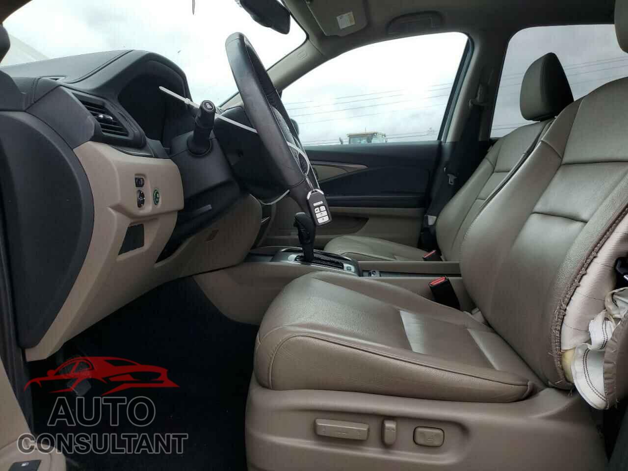 HONDA PILOT 2017 - 5FNYF5H55HB016741