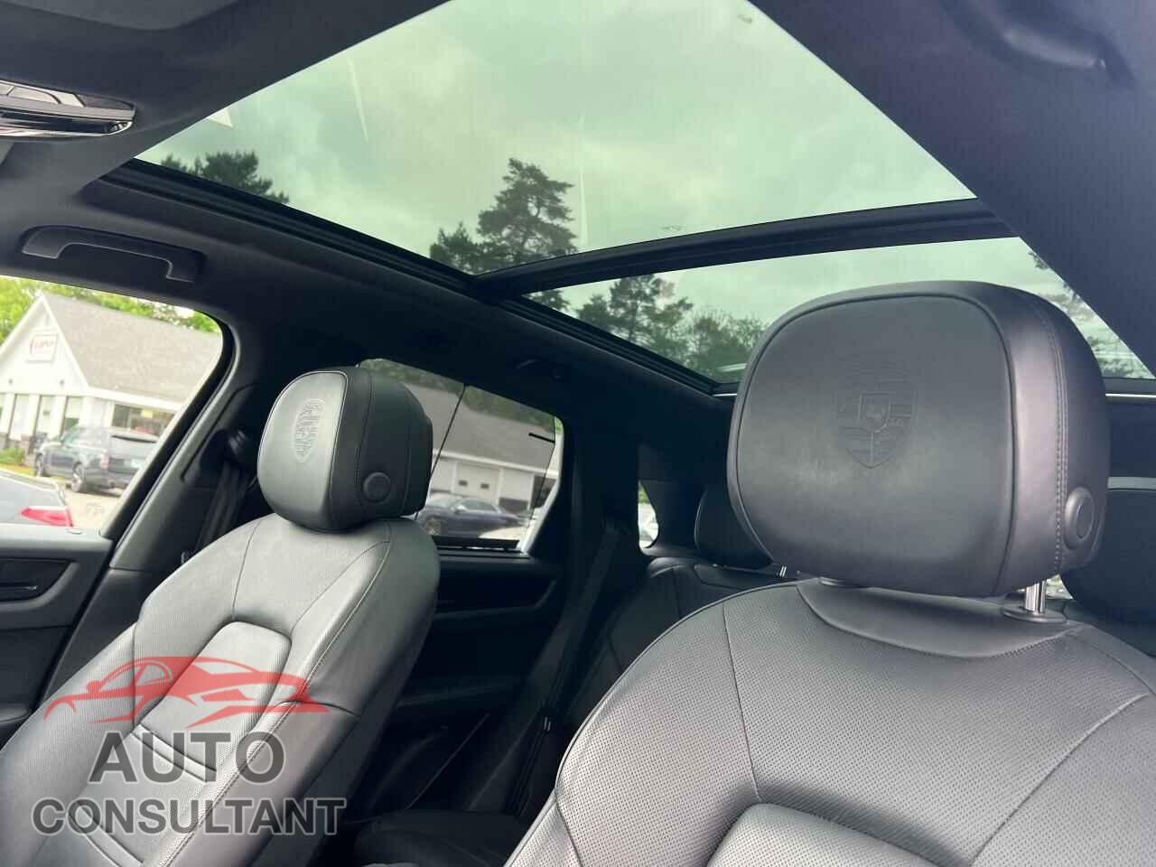 PORSCHE CAYENNE 2019 - WP1AA2AY8KDA14157