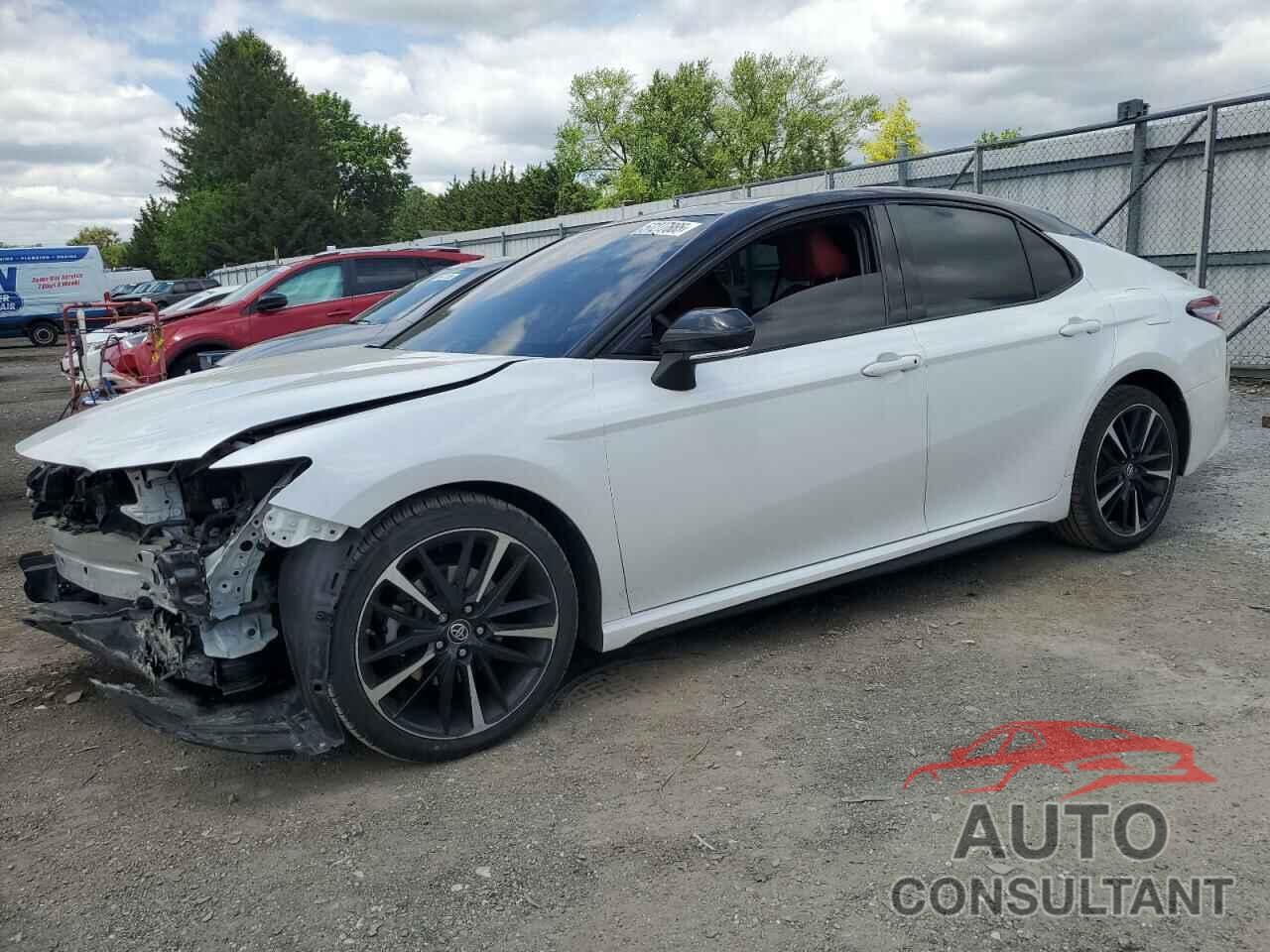 TOYOTA CAMRY 2018 - 4T1B61HK5JU132244