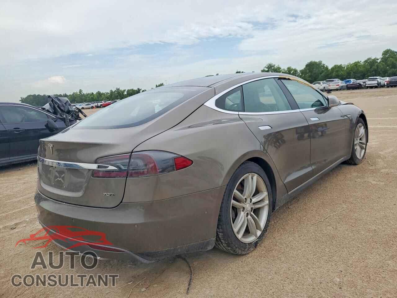 TESLA MODEL S 2015 - 5YJSA1E25FF110879