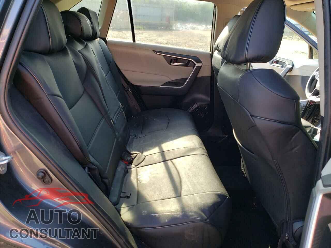 TOYOTA RAV4 2019 - JTMP1RFV4KD026776