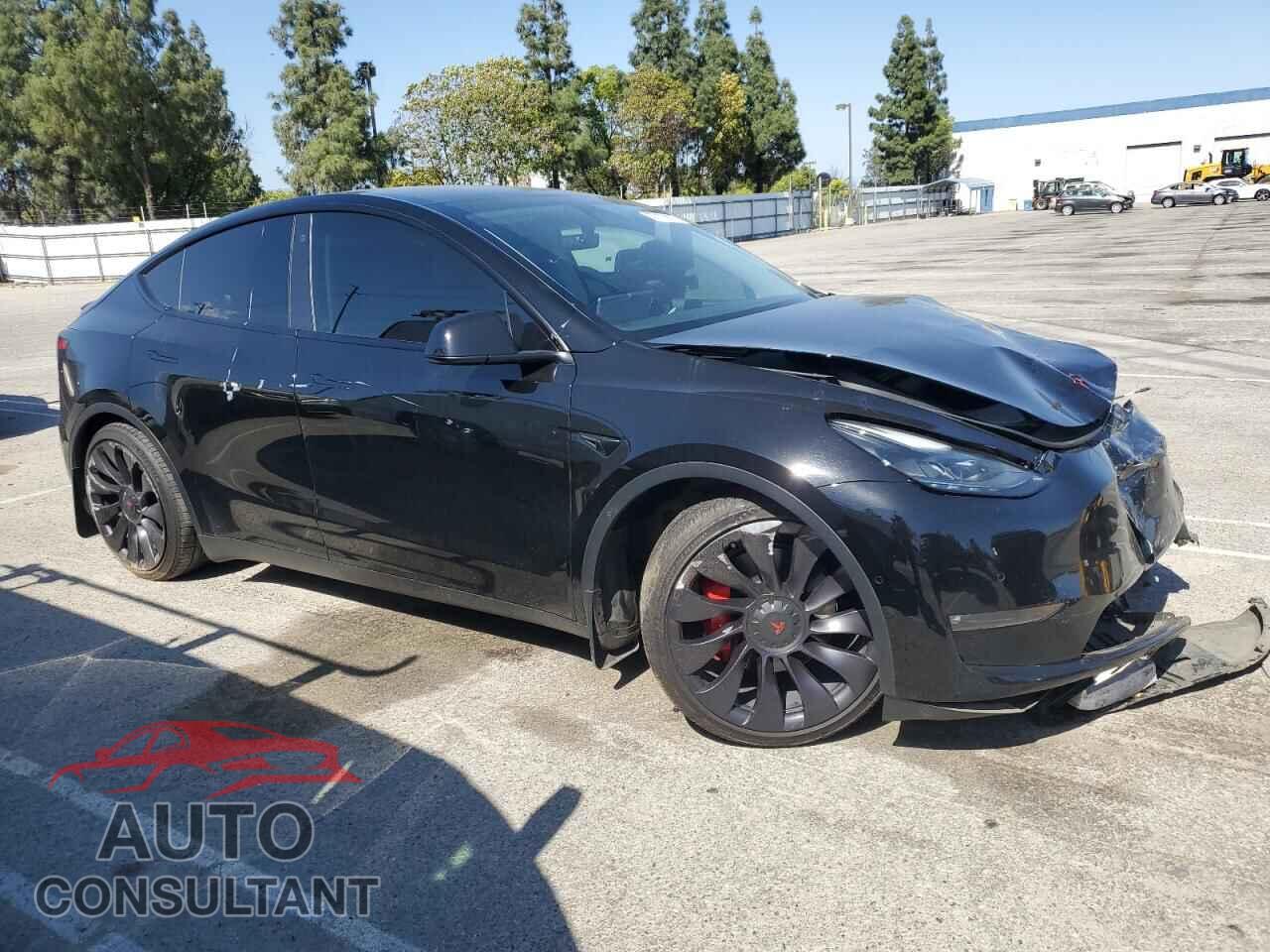 TESLA MODEL Y 2021 - 5YJYGDEF7MF244111