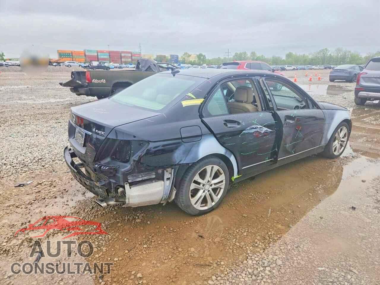 MERCEDES-BENZ C-CLASS 2012 - WDDGF8BB4CR229927