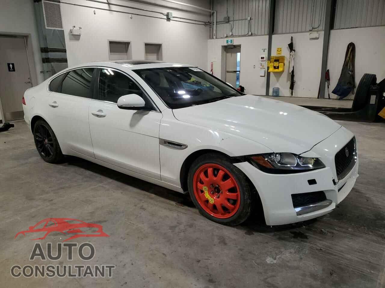 JAGUAR XF 2016 - SAJBK4BV7GCY12036