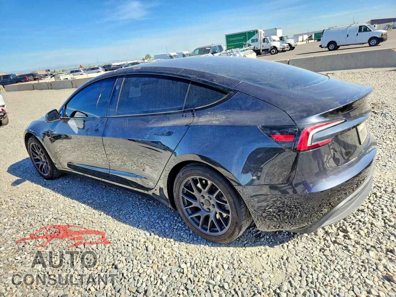 TESLA MODEL 3 2025 - 5YJ3E1EB3SF051219