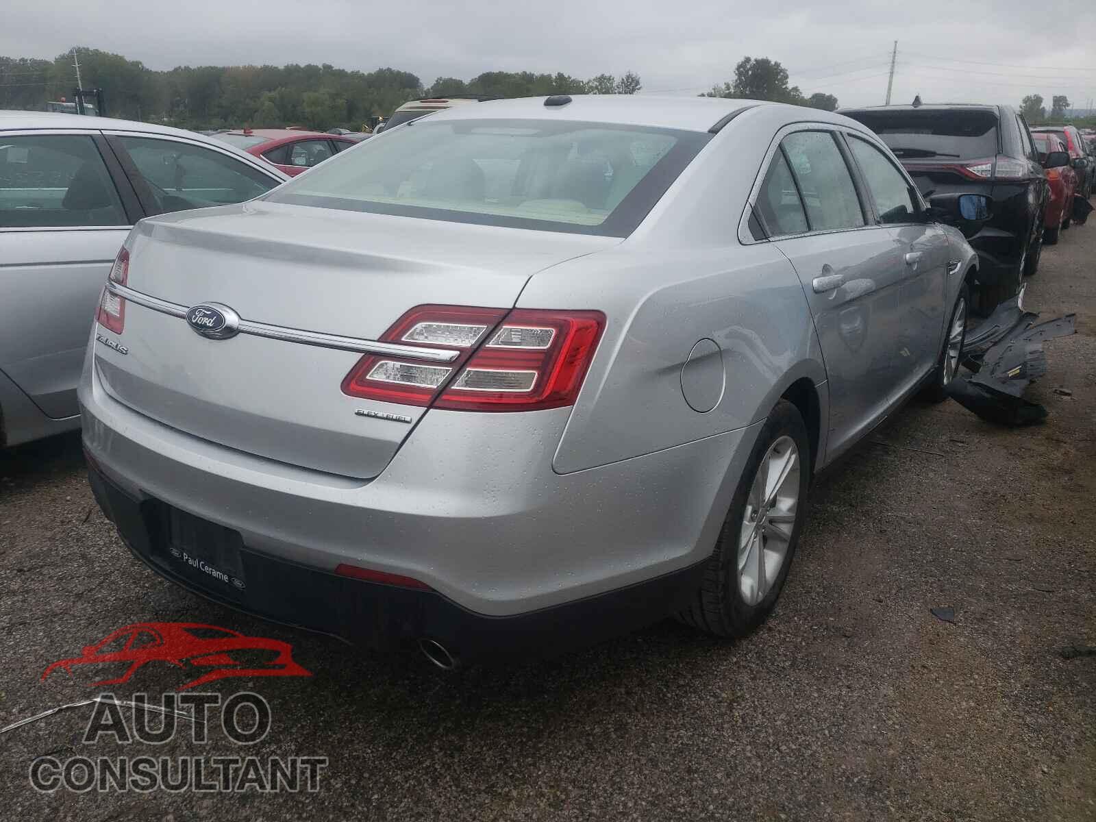 FORD TAURUS 2018 - 1FAHP2D82JG129396