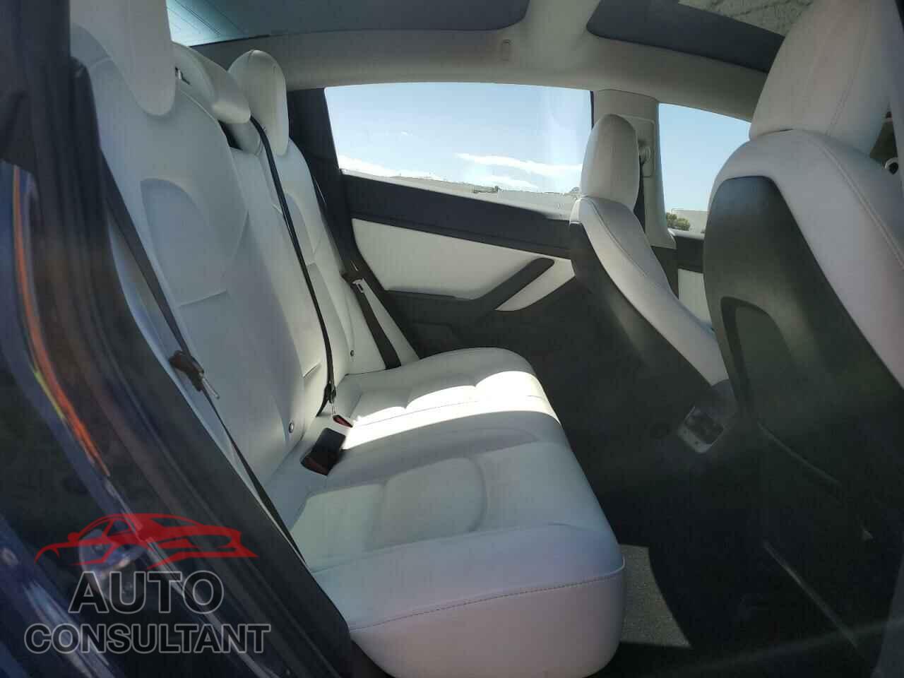 TESLA MODEL 3 2018 - 5YJ3E1EB8JF080780