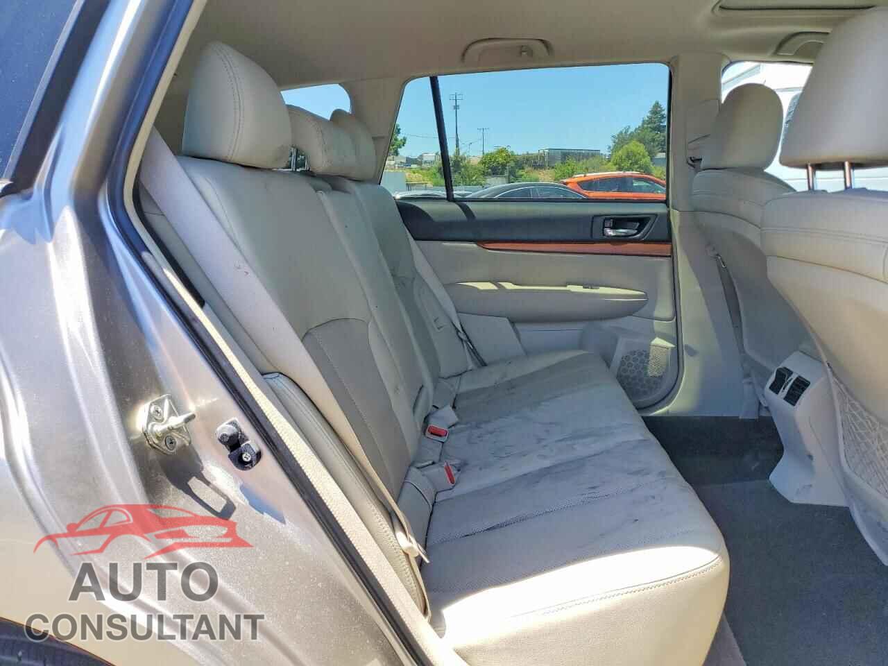 SUBARU OUTBACK 2014 - 4S4BRBLC5E3325695