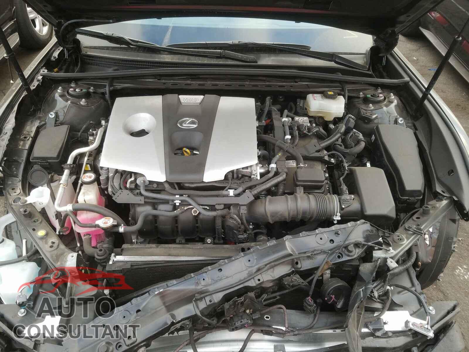 LEXUS ES300 2019 - JTHB21B17K2012537
