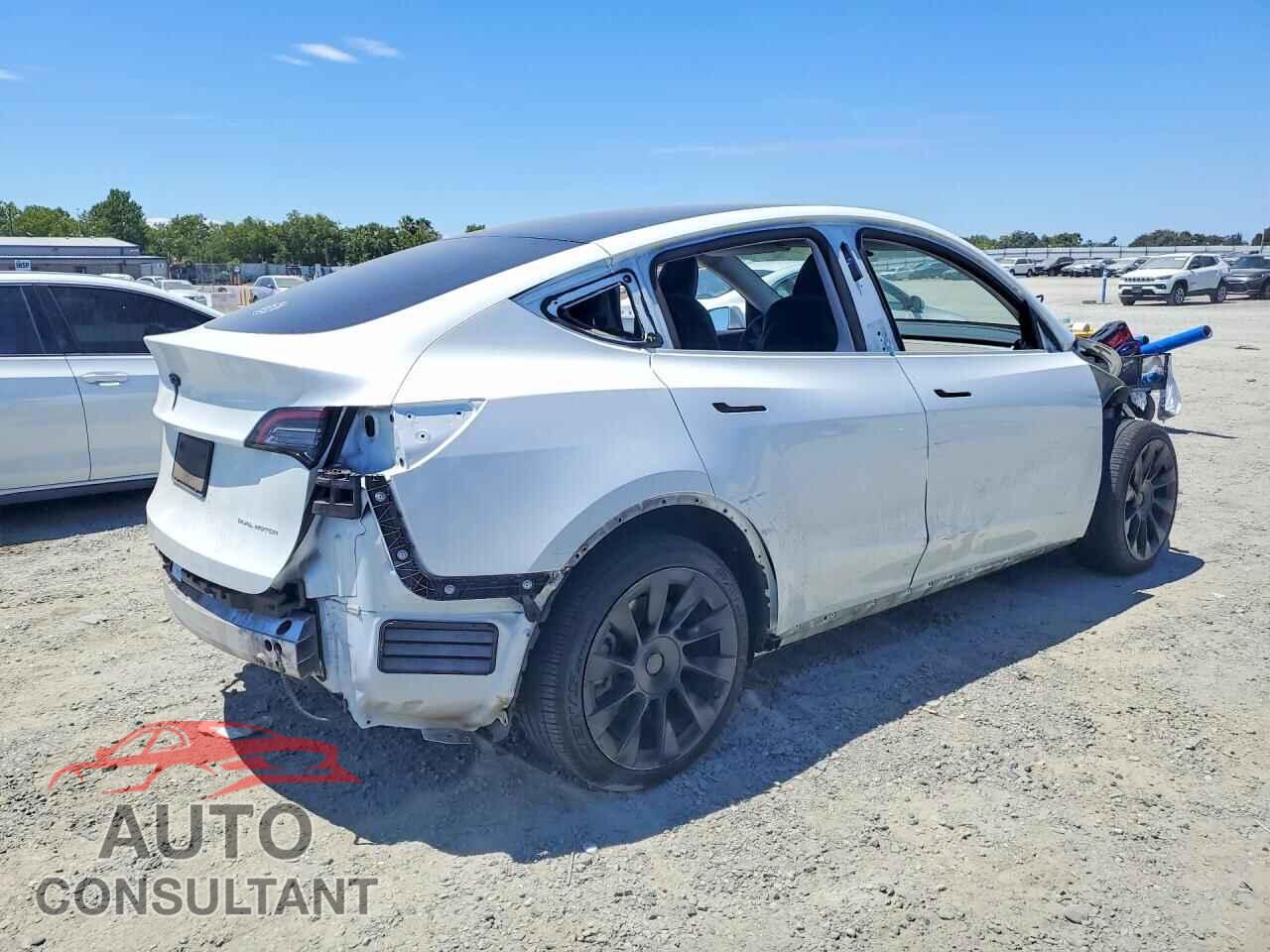 TESLA MODEL Y 2022 - 7SAYGAEE4NF433471