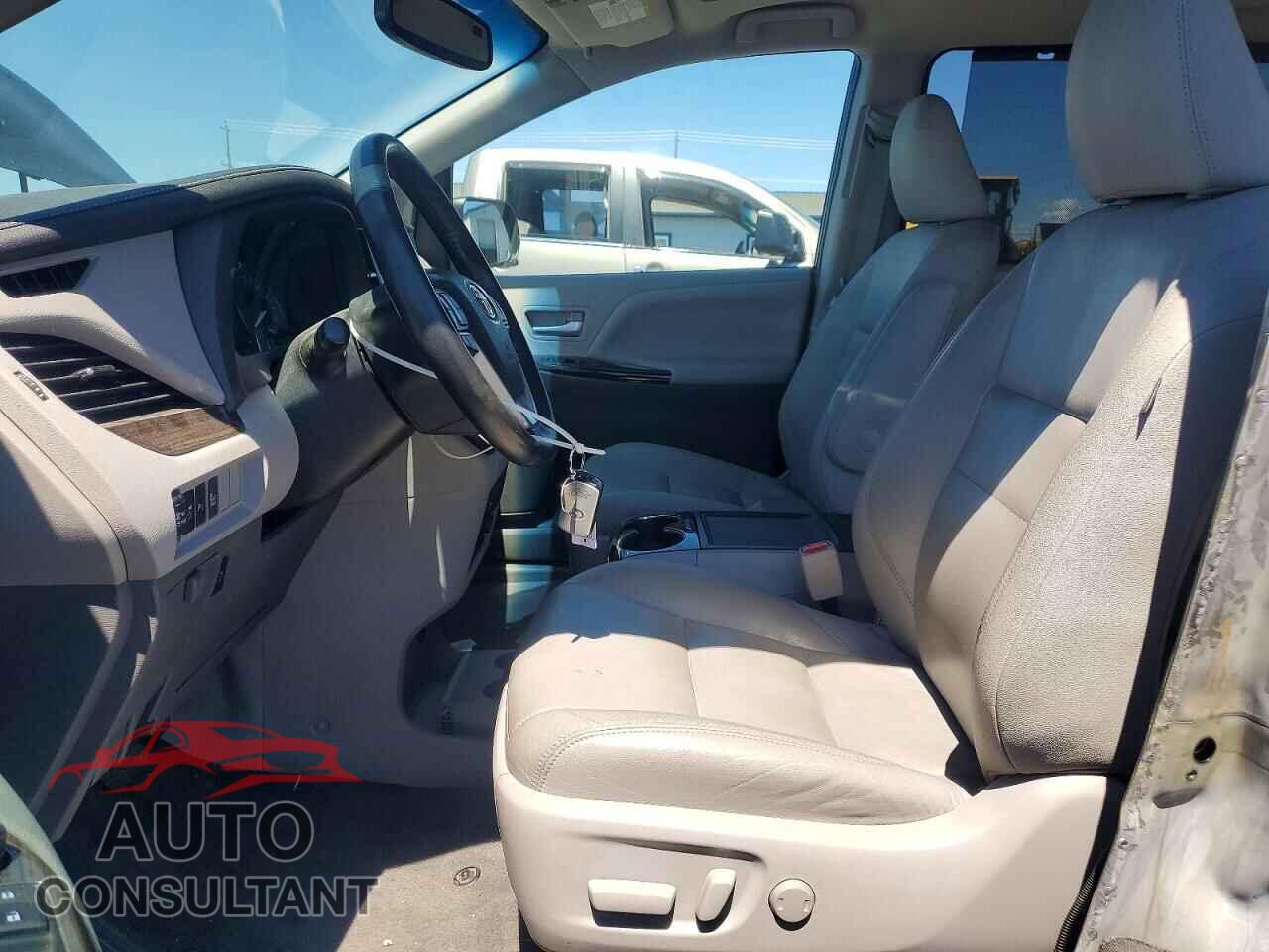 TOYOTA SIENNA 2017 - 5TDDZ3DC3HS160721