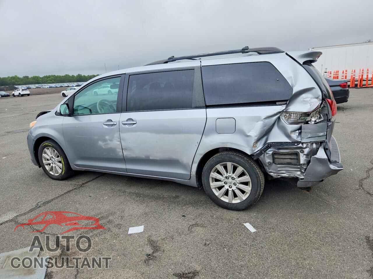 TOYOTA SIENNA 2012 - 5TDJK3DC5CS036658
