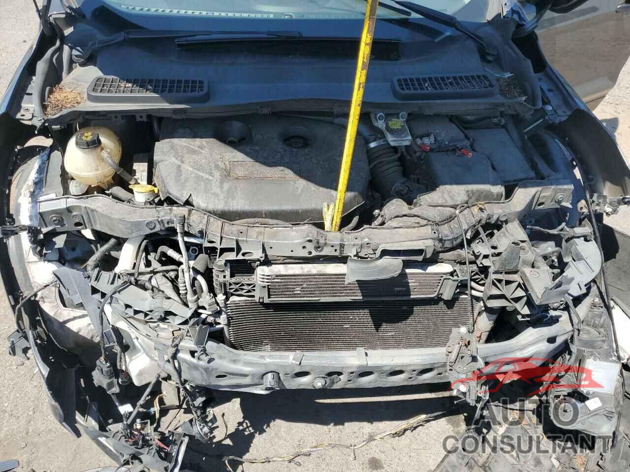 FORD ESCAPE 2017 - 1FMCU9J95HUD29392