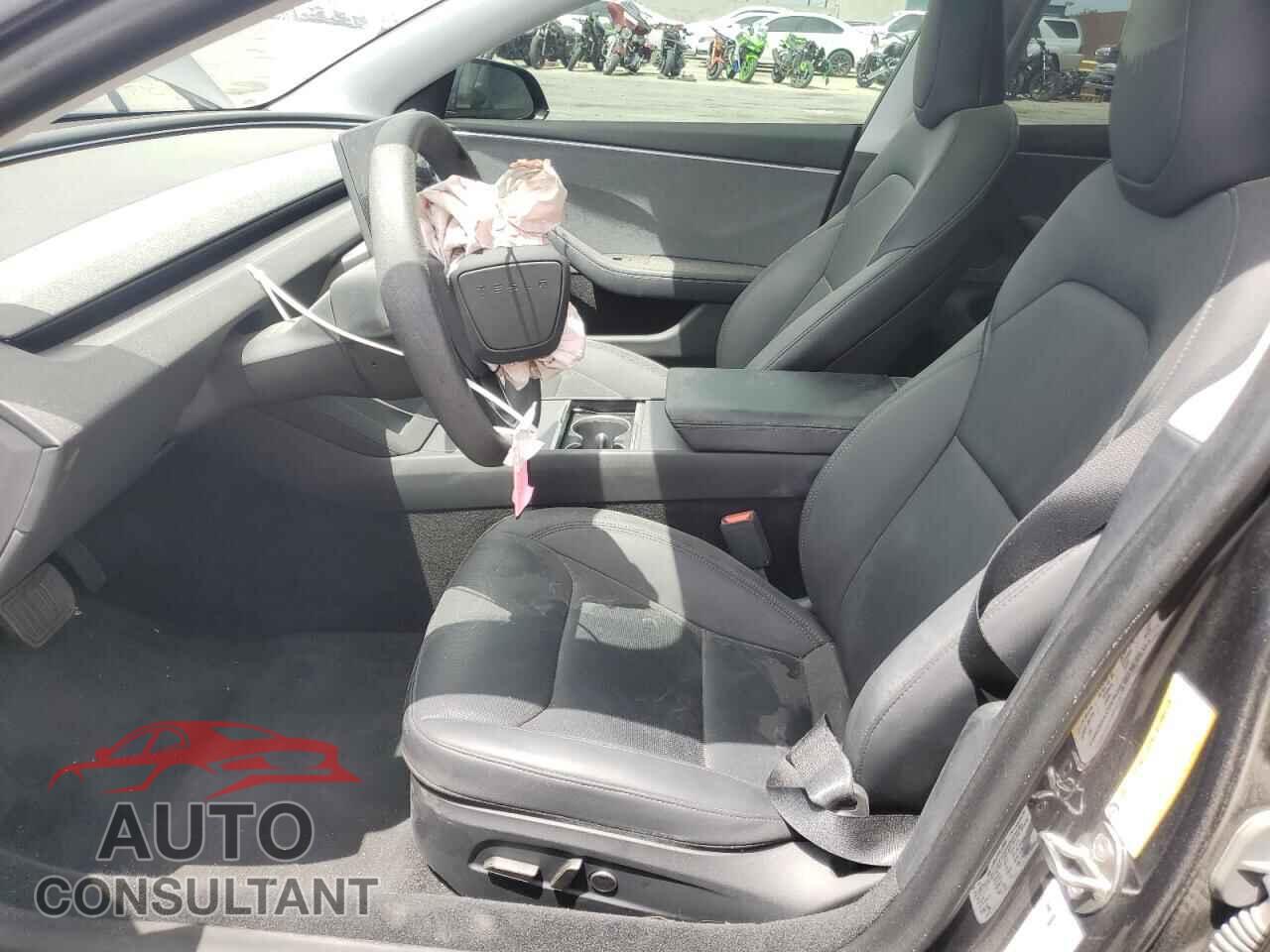TESLA MODEL 3 2024 - 5YJ3E1EA4RF735892