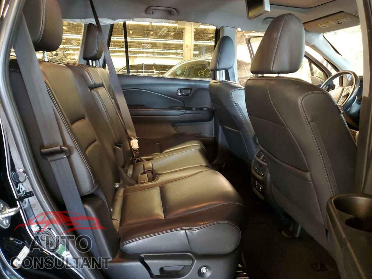 HONDA PILOT 2016 - 5FNYF6H81GB005380
