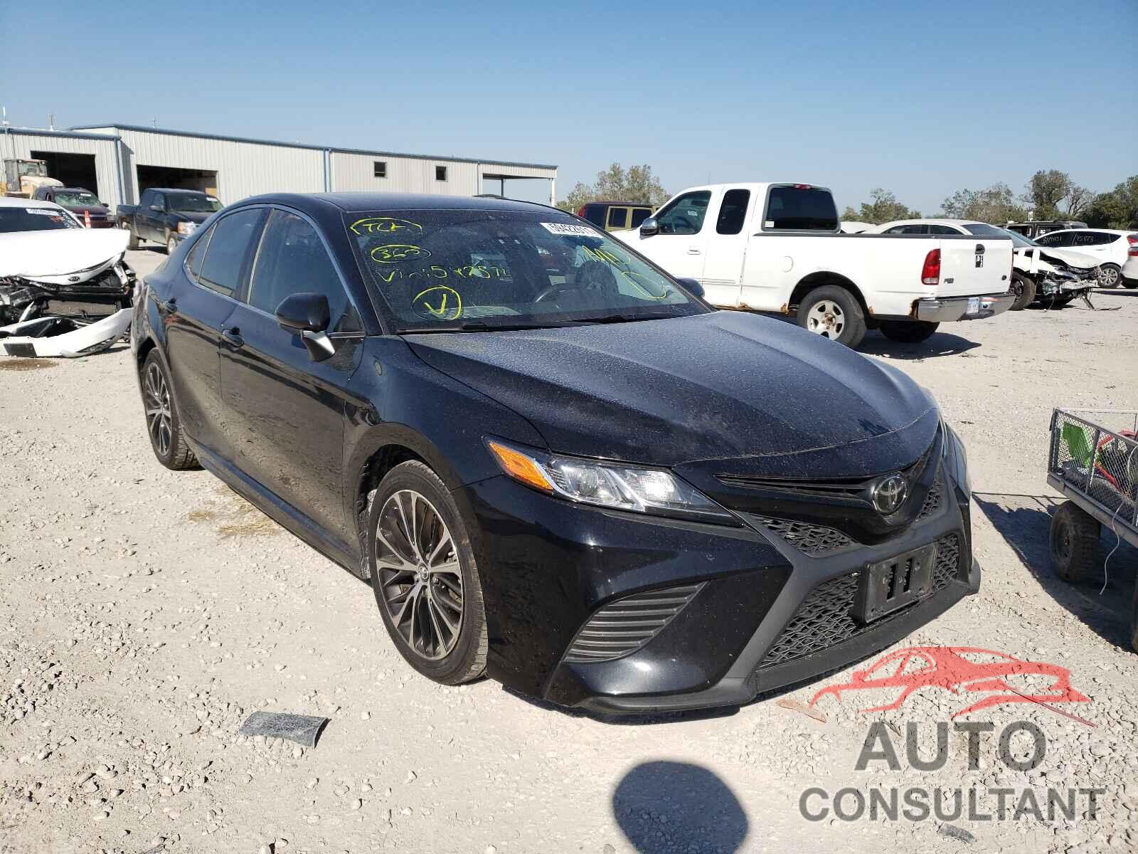 TOYOTA CAMRY 2018 - 4T1B11HK4JU547571